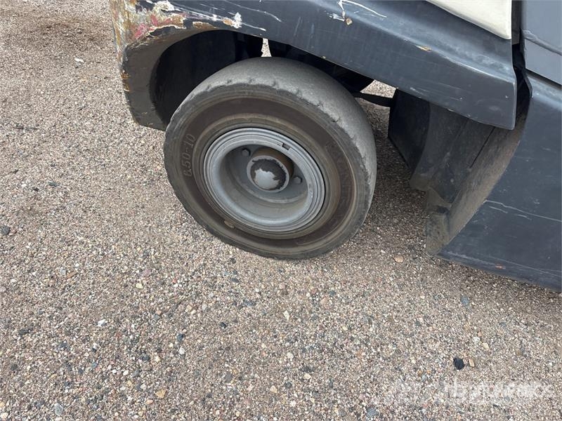 Crown C51050-65 4800 lb Cushion Tire Forklift 堆高機(叉車)-其他