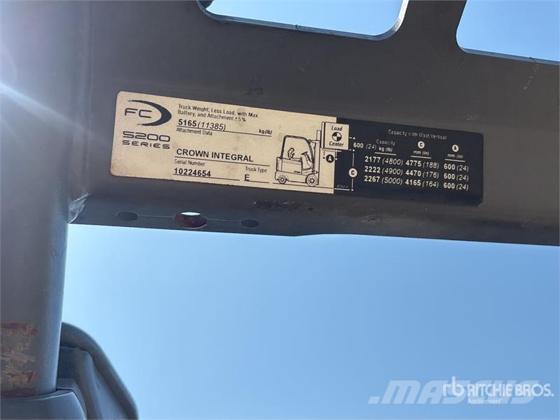 Crown FC5215-50 5000 lb Electric Forklift شاحنات ذات رافعات شوكية تعمل بالكهرباء