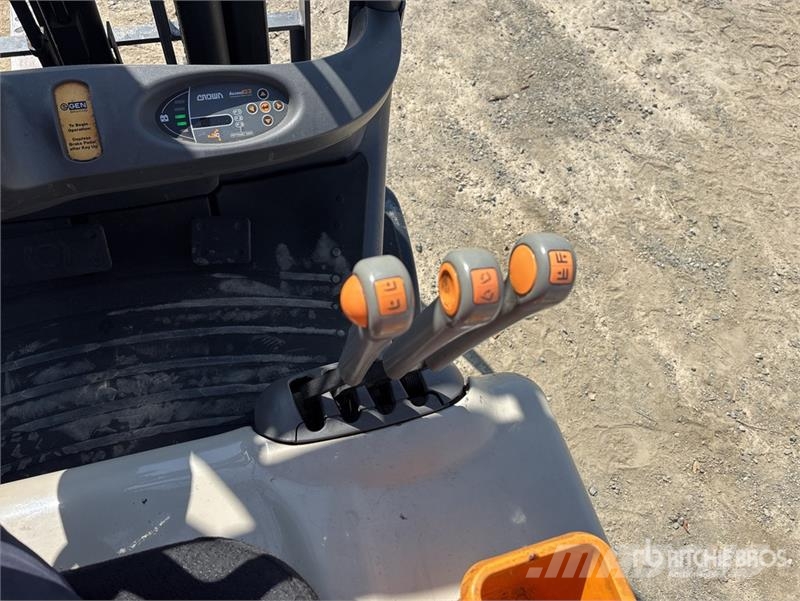 Crown FC5215-50 5000 lb Electric Forklift شاحنات ذات رافعات شوكية تعمل بالكهرباء