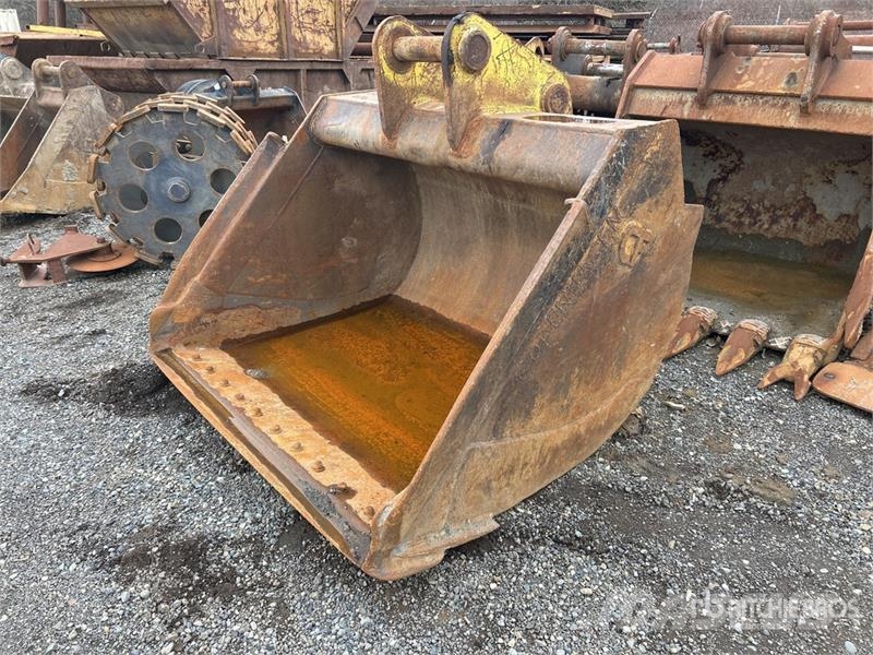 CT 74 in Excavator Bucket Baldes