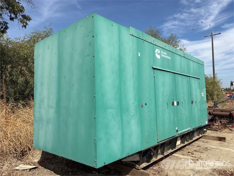 Cummins 300 kW Skid-Mounted Generator Set Naftové generátory