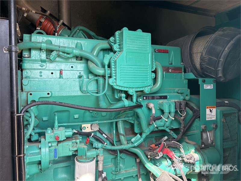 Cummins 300 kW Skid-Mounted Generator Set Naftové generátory