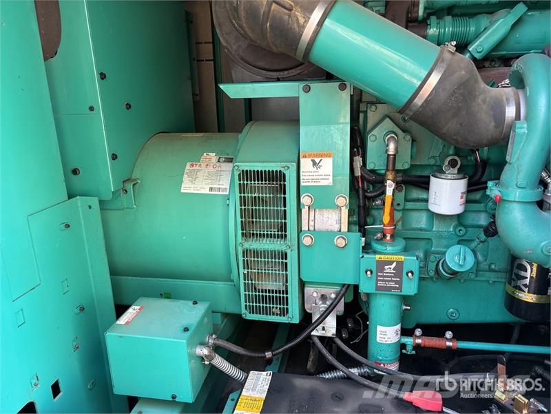 Cummins 300 kW Skid-Mounted Generator Set Naftové generátory