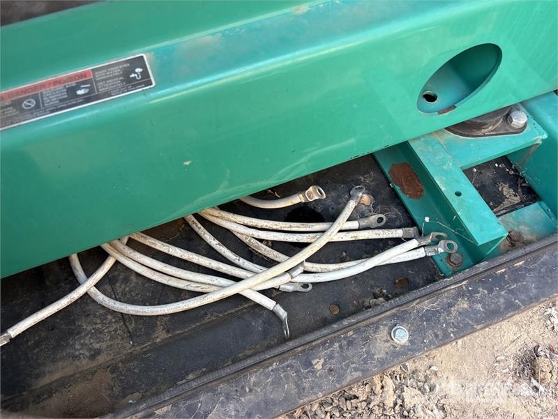 Cummins 300 kW Skid-Mounted Generator Set Naftové generátory