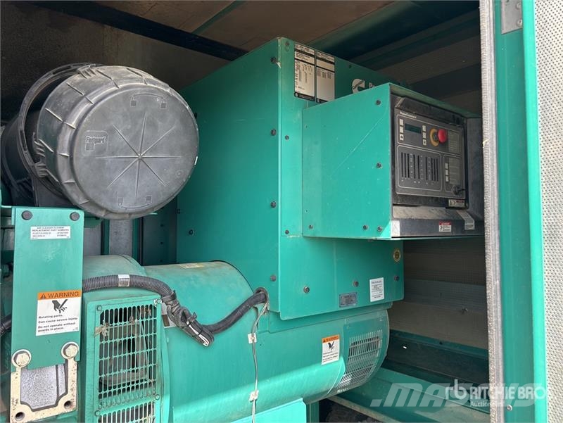 Cummins 300 kW Skid-Mounted Generator Set Naftové generátory