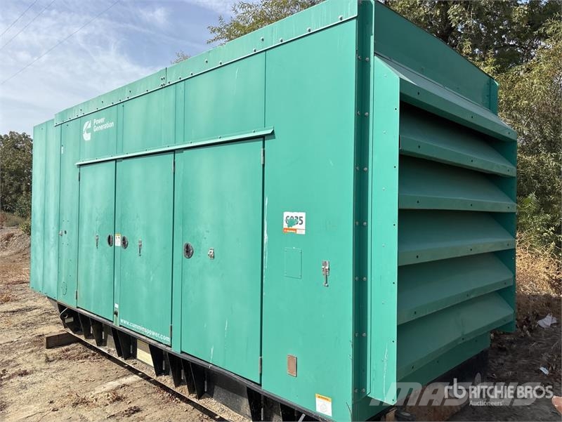 Cummins 300 kW Skid-Mounted Generator Set Naftové generátory