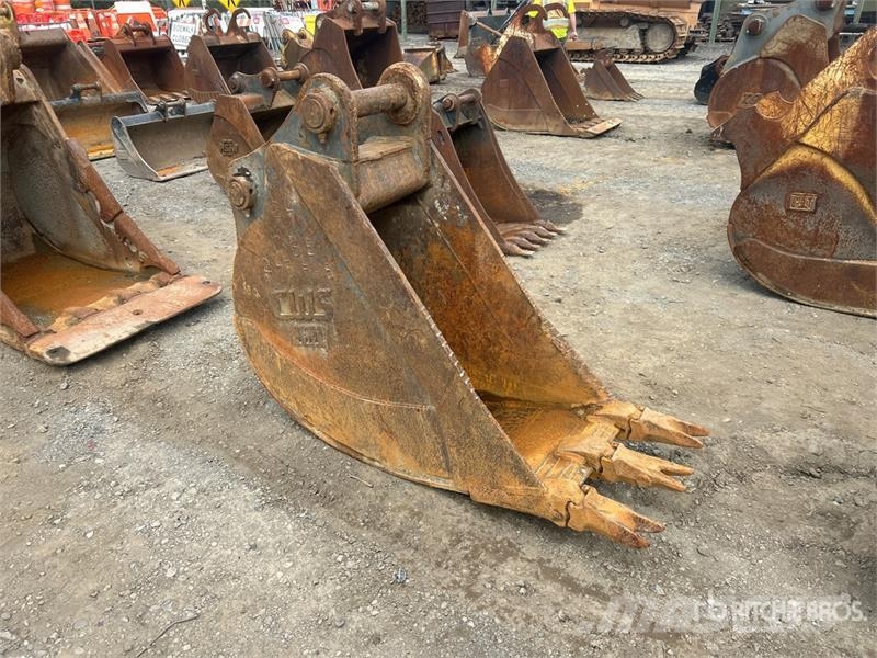 CWS 24 in Digging Excavator Bucket Kauhat