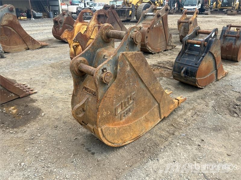 CWS 24 in Digging Excavator Bucket Kauhat