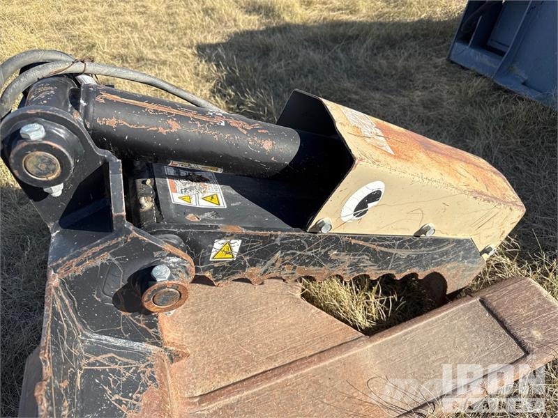 Daniel 30 in Skid Steer Grapple Grappin