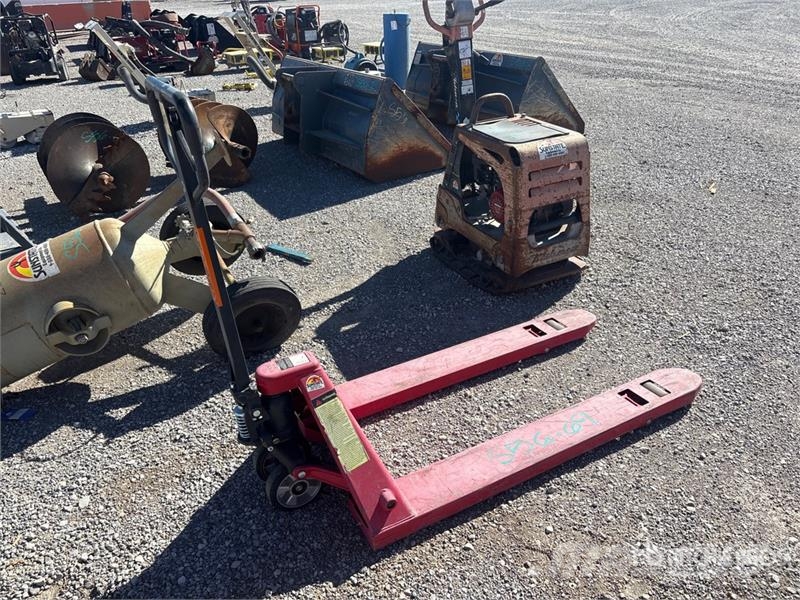 Dayton 32HD11 5500 lb 27 in Pallet Jack Pumppukärryt