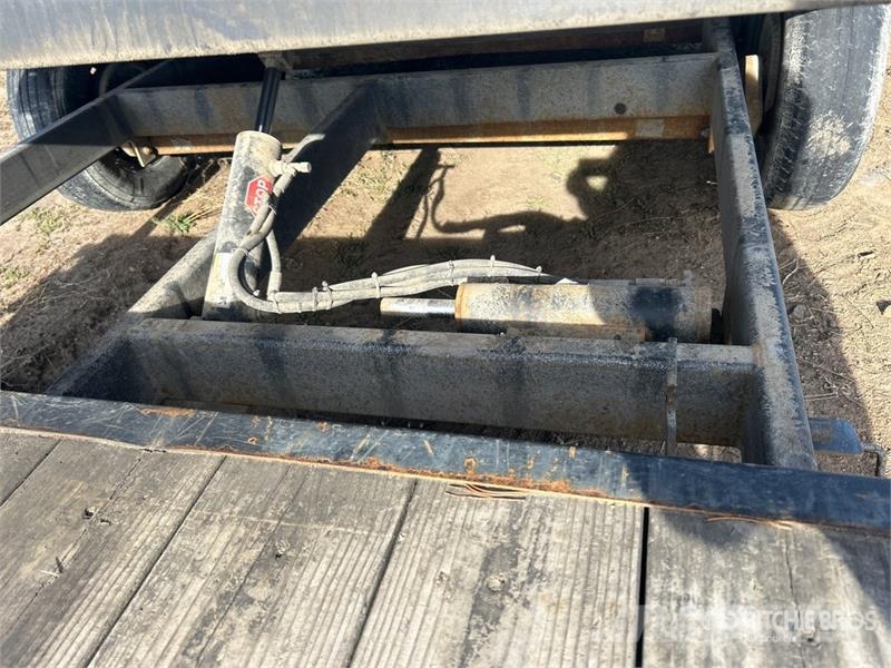  Delco 22 ft T/A Tilt Deck Trailer Zemie treileri