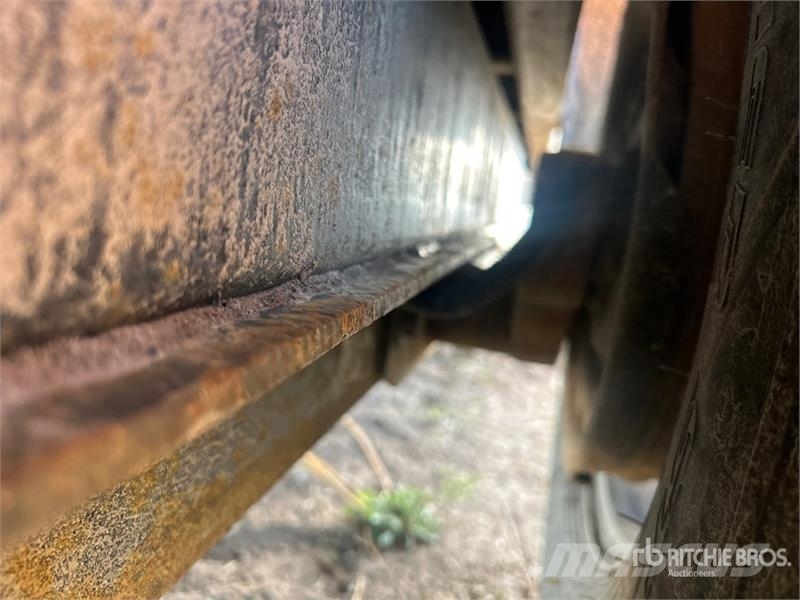  Delco 22 ft T/A Tilt Deck Trailer Zemie treileri
