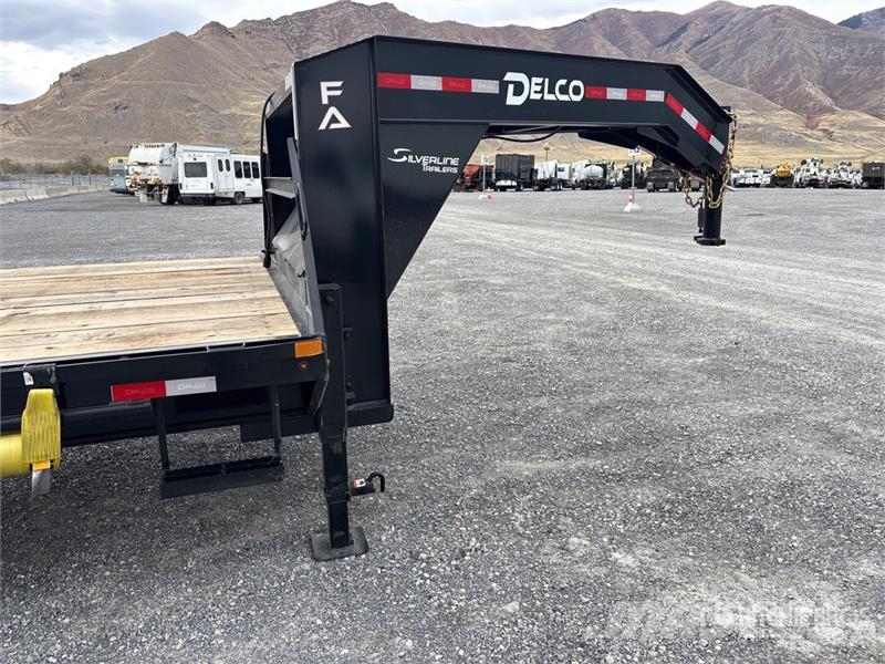 Delco 7000 lb 40 ft T/A Gooseneck Equipment Traile Remolques para transporte de vehículos