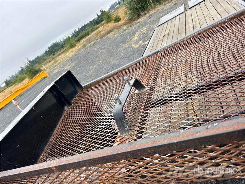 Delta 25 ft T/A Gooseneck Equipment Trailer Autotransporter prikolice