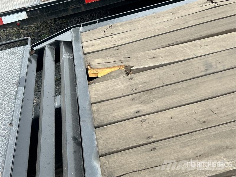Delta 25 ft T/A Gooseneck Equipment Trailer Autotransporter prikolice