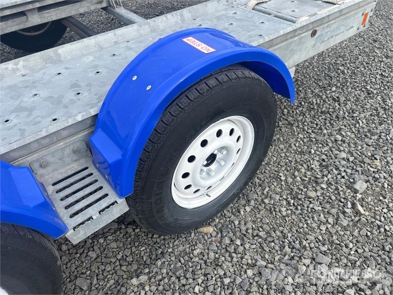 Demco AT7000P T/A Open Car Carrier Trailer Návěsy na přepravu automobilů