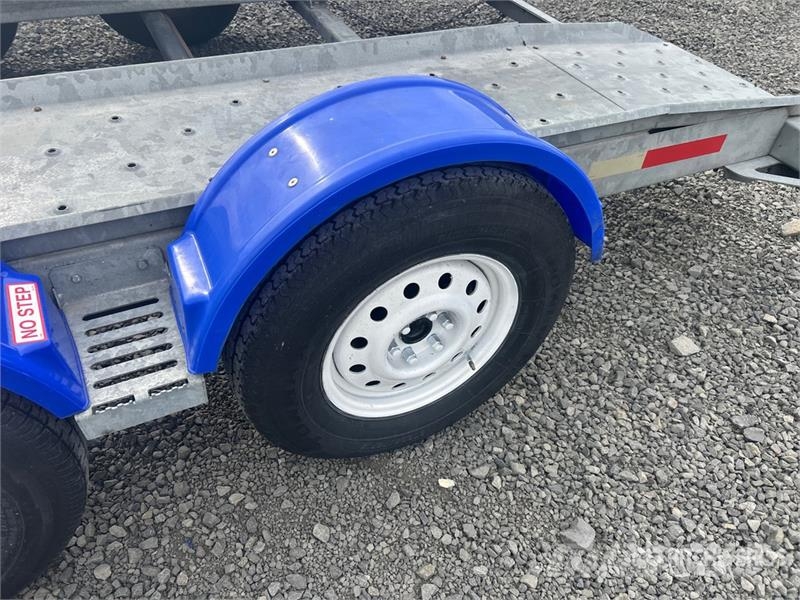 Demco AT7000P T/A Open Car Carrier Trailer Návěsy na přepravu automobilů