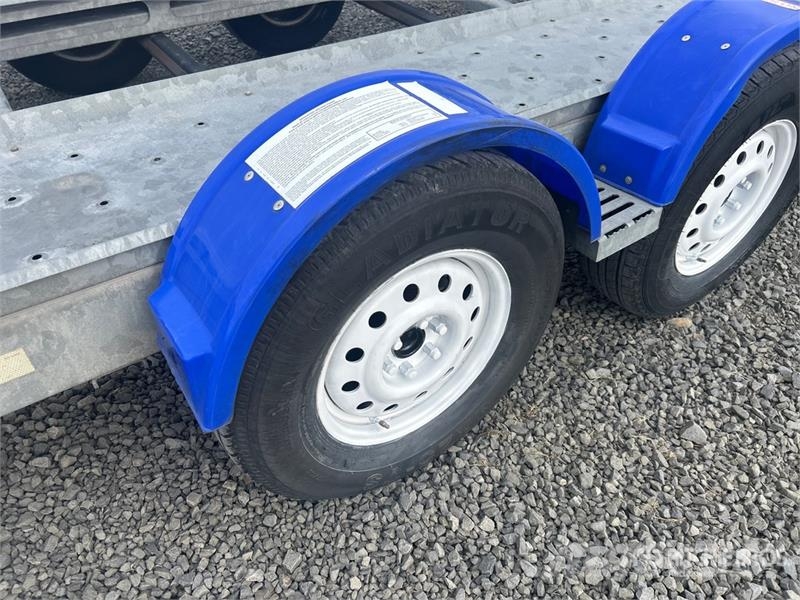 Demco AT7000P T/A Open Car Carrier Trailer Návěsy na přepravu automobilů