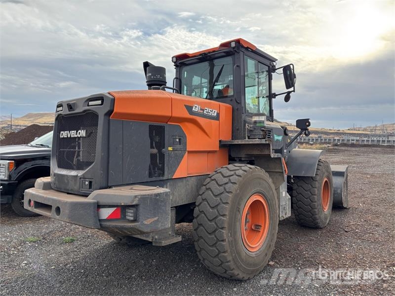 Develon DL250-7 Utovarivači na točkove