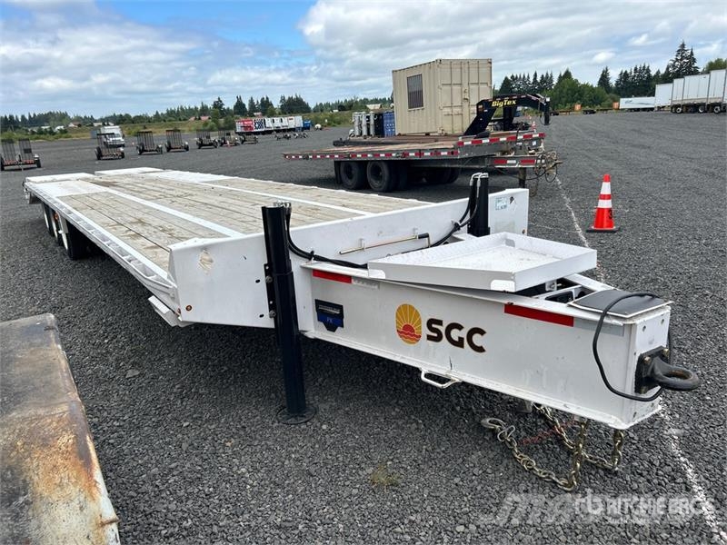 Diamond C PX312 35 ft Tri/A Equipment Trailer Remolques para transporte de vehículos