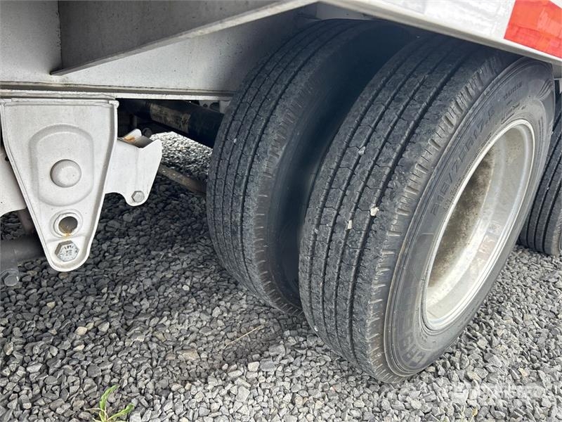 Diamond C PX312 35 ft Tri/A Equipment Trailer Remolques para transporte de vehículos