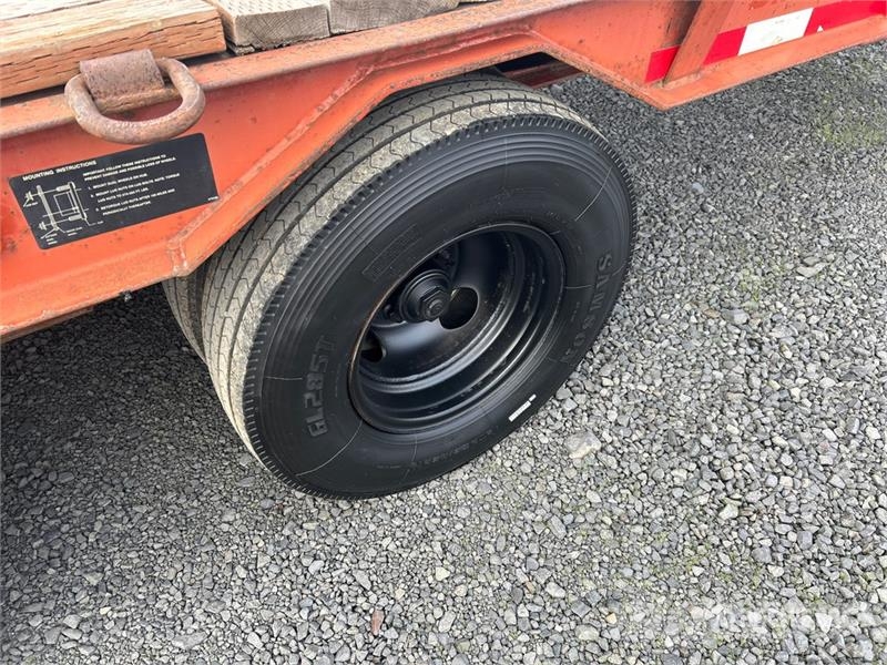 Ditch Witch 1DS 22 ft T/A Equipment Trailer Auto pārvadāšanas treileri