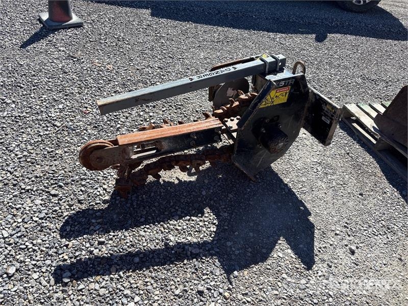 Ditch Witch 24 in Skid Steer Trencher Изкопни машини