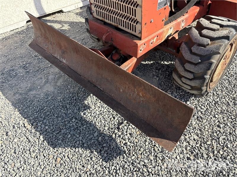 Ditch Witch 3700DD 掘溝機