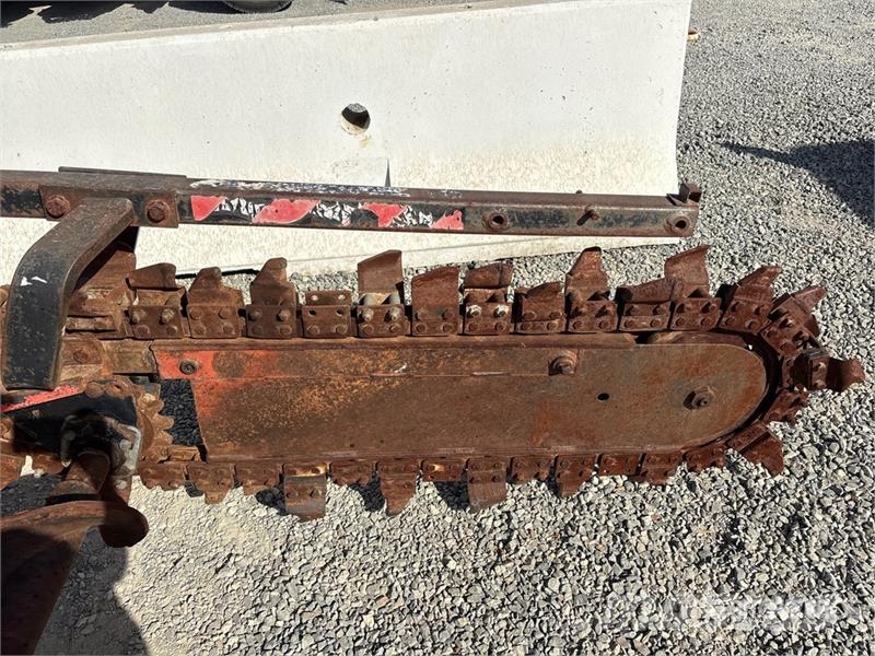 Ditch Witch 3700DD 掘溝機