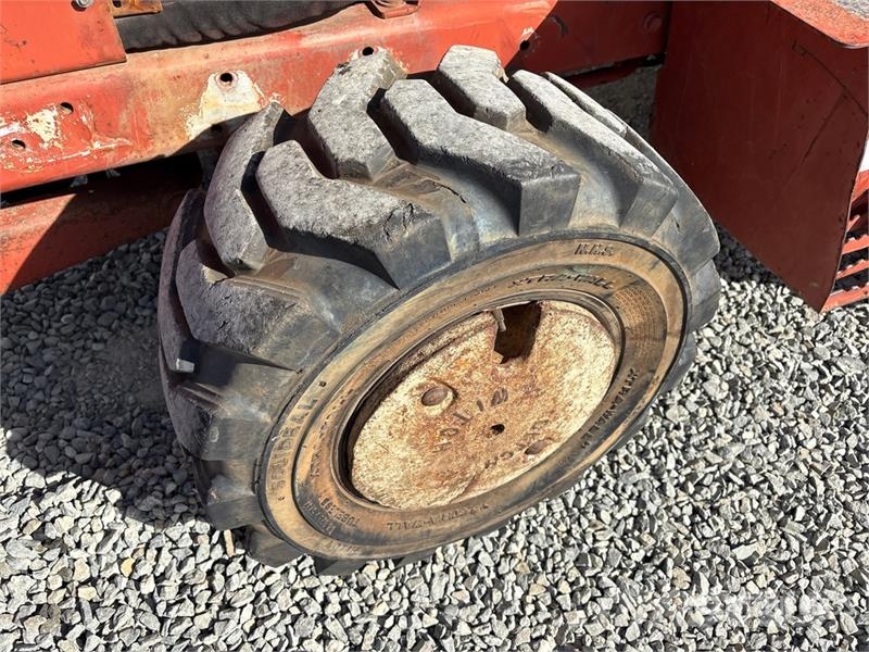 Ditch Witch 3700DD 掘溝機