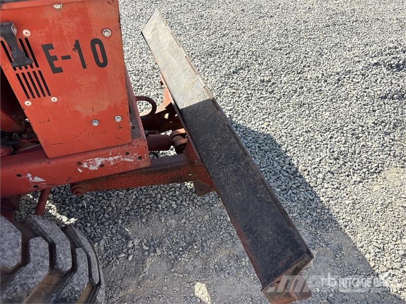 Ditch Witch 3700DD 掘溝機