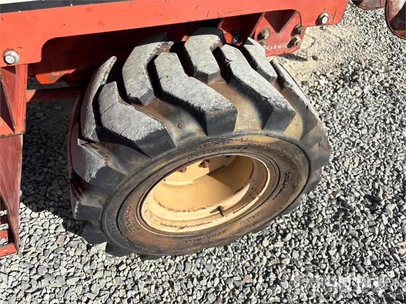 Ditch Witch 3700DD 掘溝機