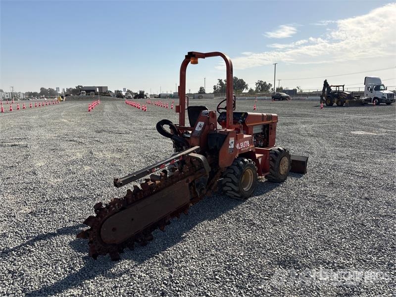 Ditch Witch 3700DD 掘溝機