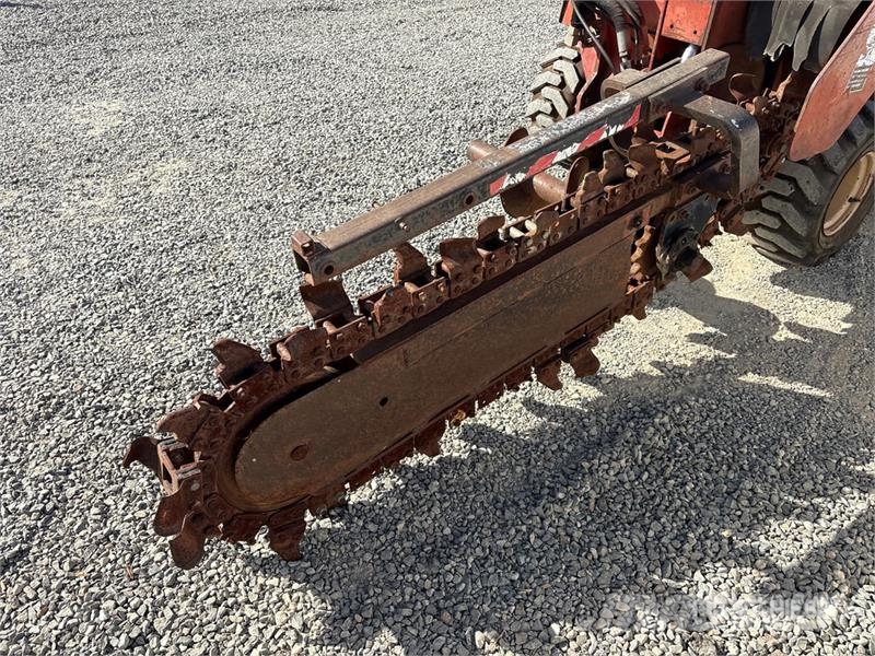 Ditch Witch 3700DD 掘溝機