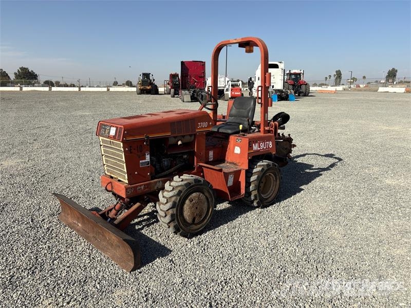 Ditch Witch 3700DD 掘溝機