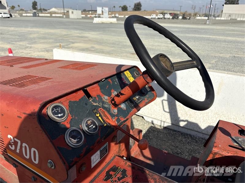 Ditch Witch 3700DD 掘溝機