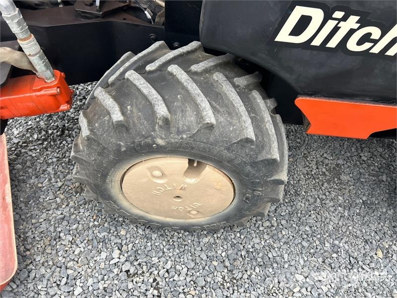 Ditch Witch 420SX 4x4 Cable Plow Plugovi