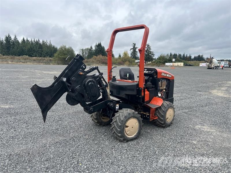 Ditch Witch 420SX 4x4 Cable Plow Plugovi