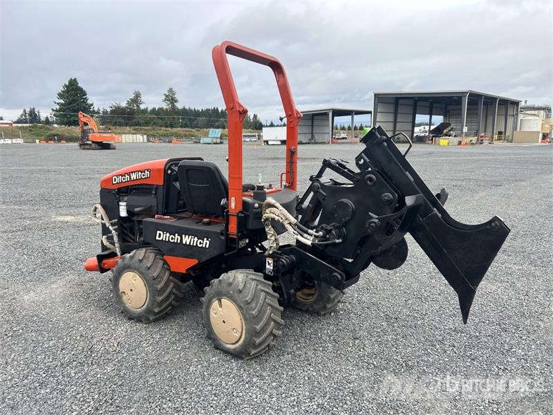 Ditch Witch 420SX 4x4 Cable Plow Plugovi