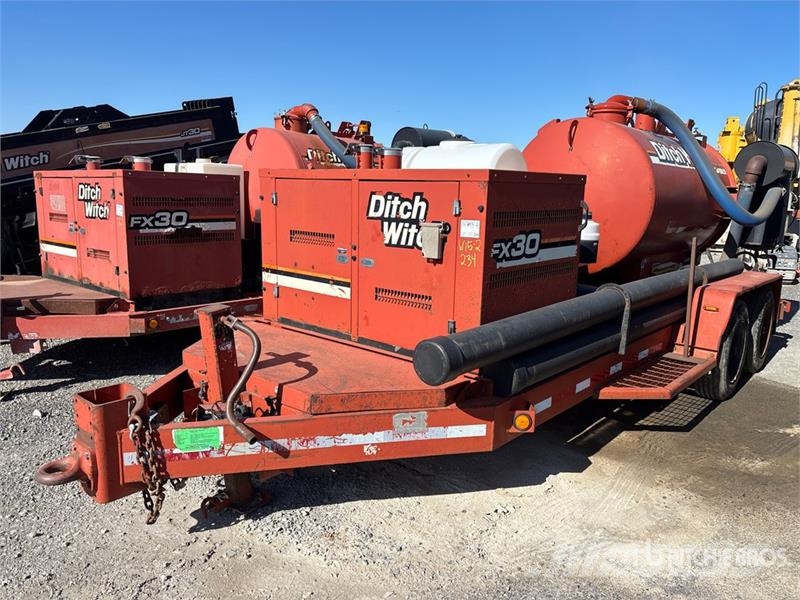 Ditch Witch FX30 Tanker trailers