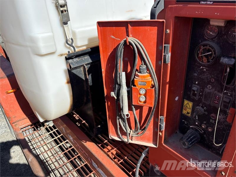 Ditch Witch FX30 Tanker trailers
