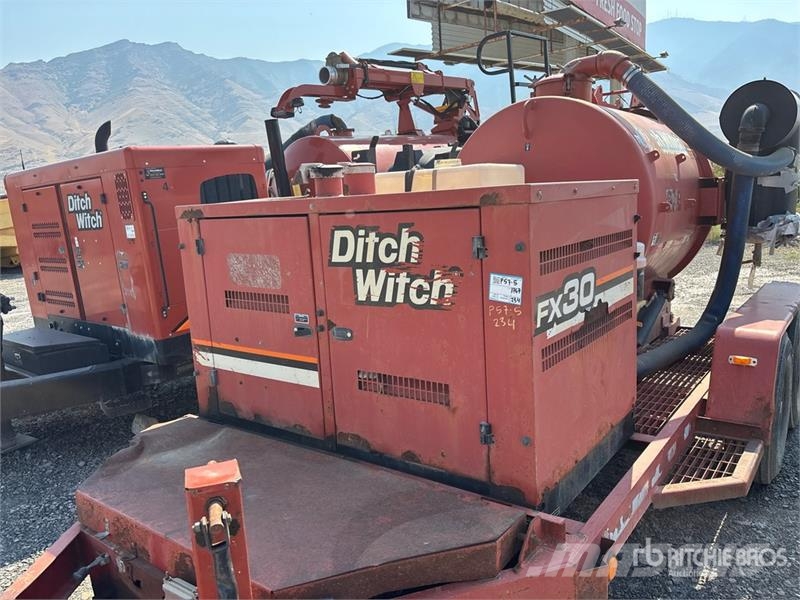 Ditch Witch FX30 مقطورات ذات صهاريج