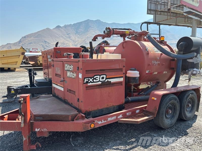 Ditch Witch FX30 مقطورات ذات صهاريج