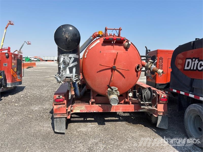 Ditch Witch FX30 مقطورات ذات صهاريج