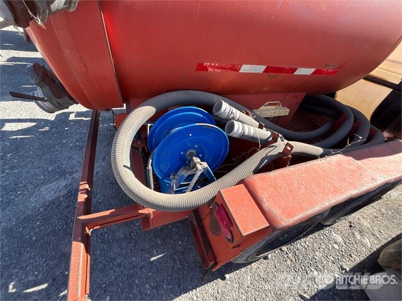Ditch Witch FX30 Tanker trailers
