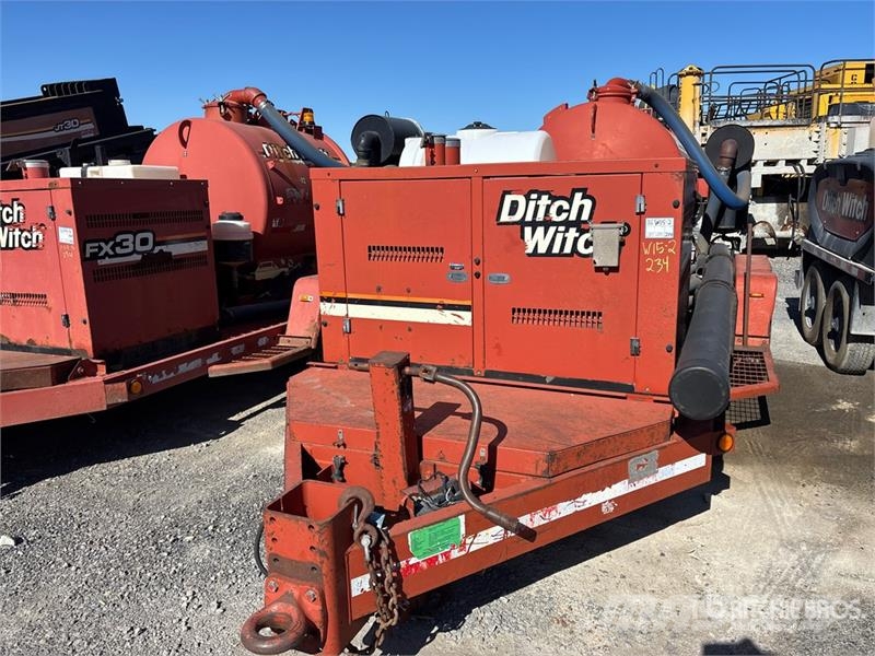 Ditch Witch FX30 Tanker trailers