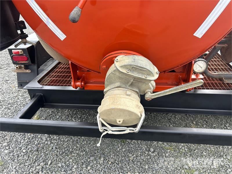 Ditch Witch FX30 500 gal T/A Vacuum Excavation Unit Dodatki in rezervni deli za opremo za vrtanje