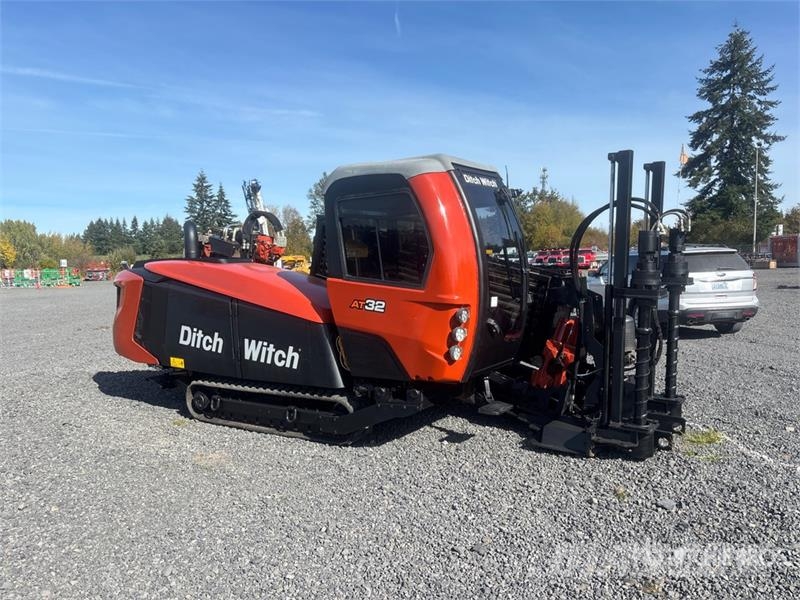 Ditch Witch JT32 Directional Drill Обладнання для горизонтального буріння