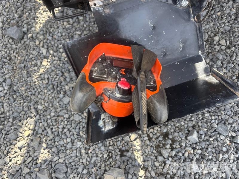 Ditch Witch JT32 Directional Drill Обладнання для горизонтального буріння