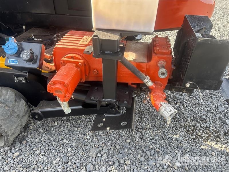 Ditch Witch JT32 Directional Drill Обладнання для горизонтального буріння